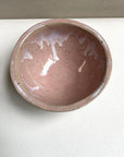 vue de haut bol rose en grès