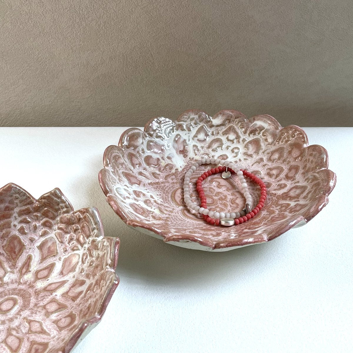 mise en situation d'une grande coupelle rose