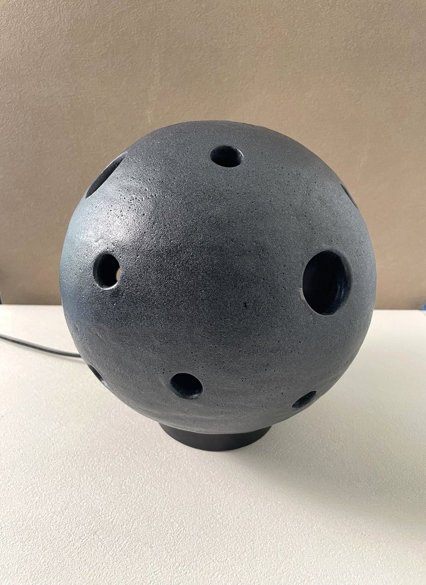 vue de la lampe effet granit noir