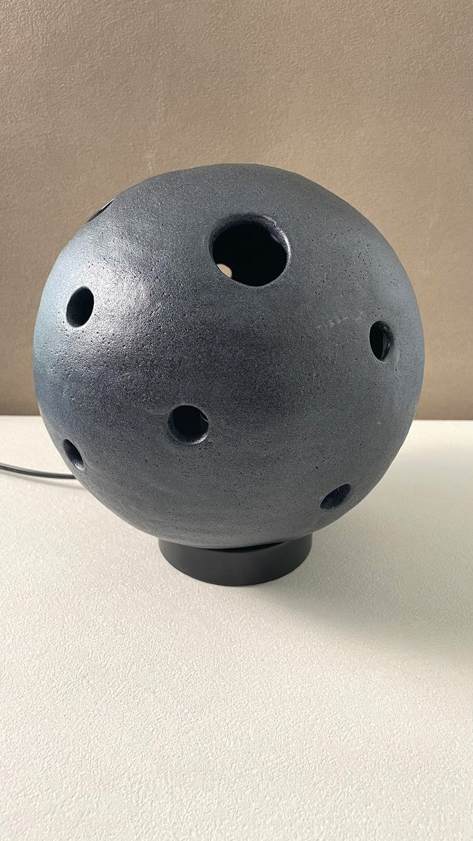 vue d'ensemble lampe effet granit noir fait à la main 