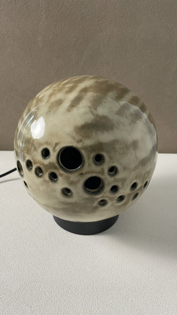 vue d'ensemble lampe réalisée à la main saturne
