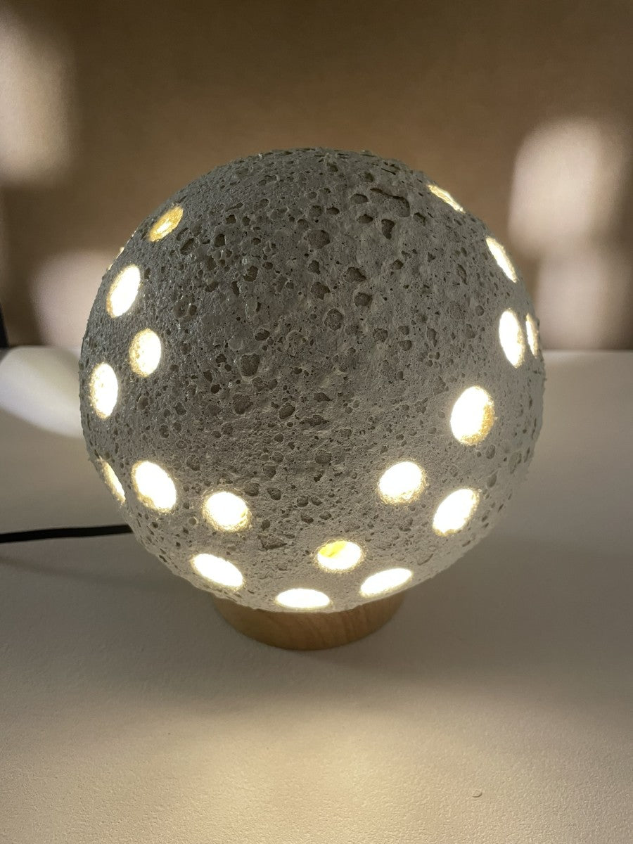 Lampe lune vue de nuit