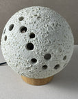 Lampe lune avec des trous