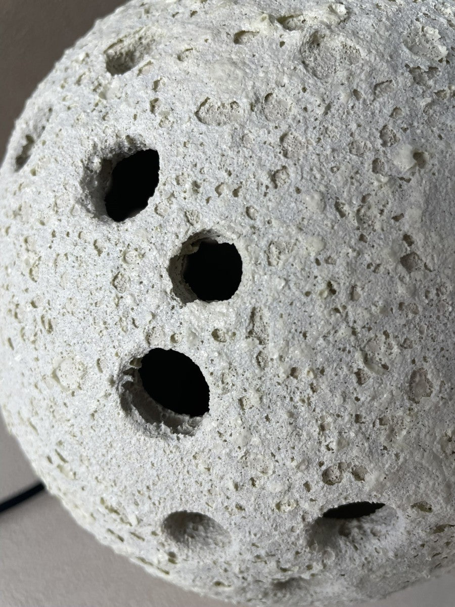 lampe lune gros plan