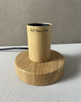 pied de lampe en métal à effet bois